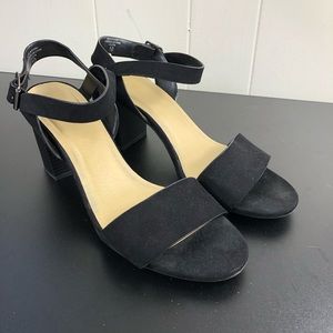 DLG Kalli Black Faux Suede Chunk Heel Sandals Sz 10‎